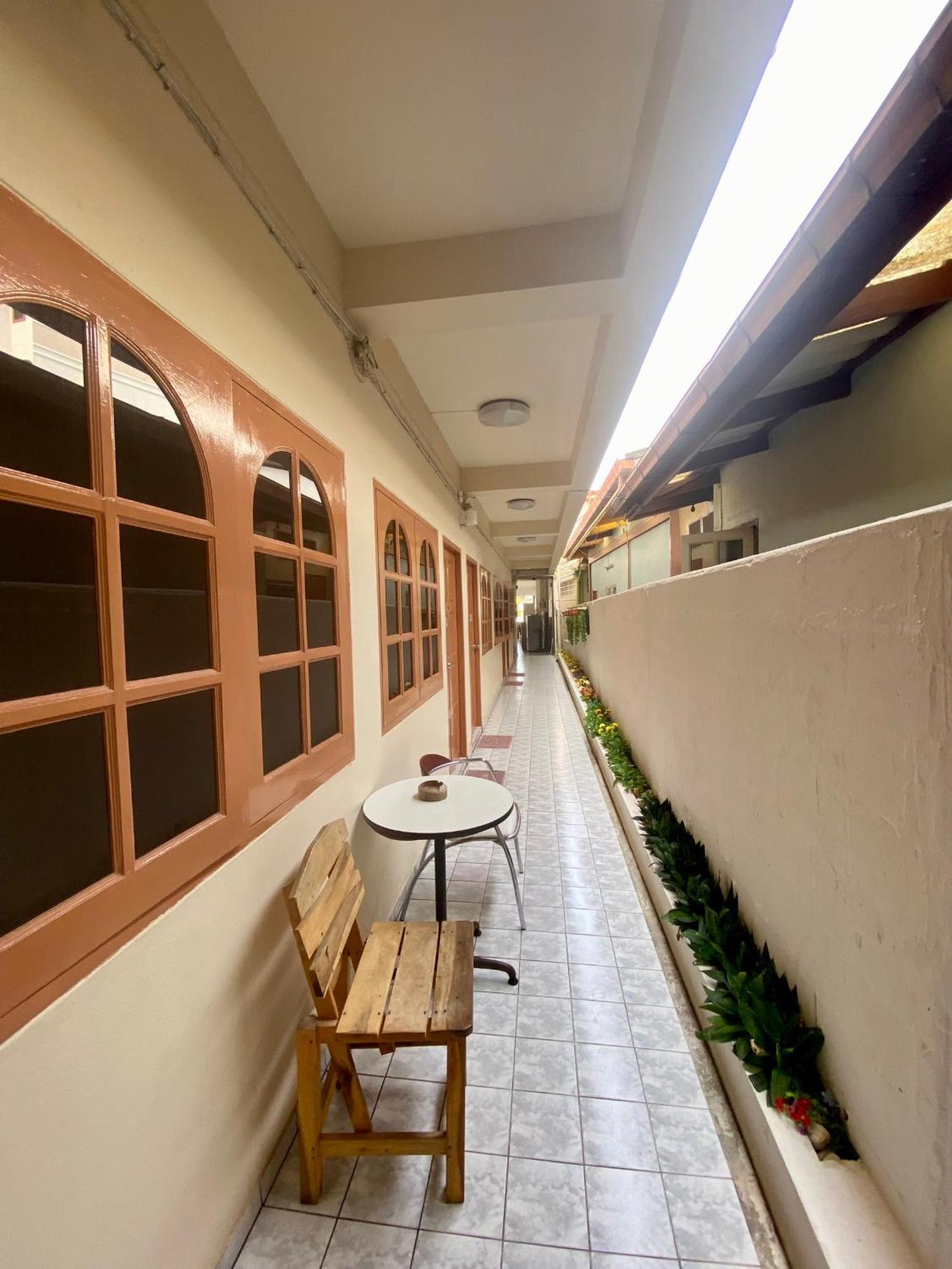 Hotel Plaza Huahin Extérieur photo